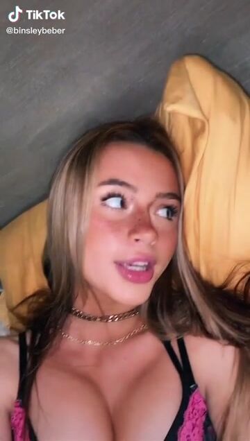 She's so fucking sexy