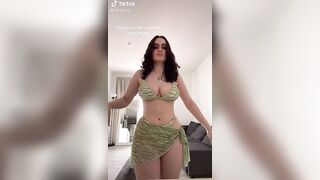 TikTok Tits: It doesn't work without the bikini top #1
