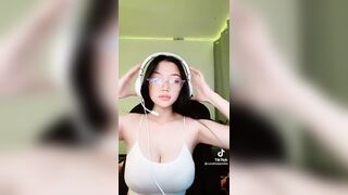 TikTok Thot: Gamer chick #3