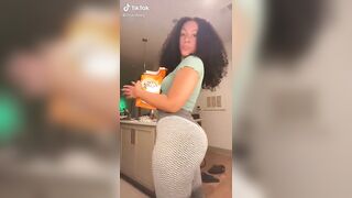 TikTok Ass: Why does every thick girl have these same leggings lol #1