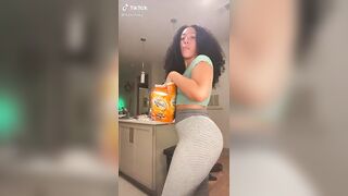 TikTok Ass: Why does every thick girl have these same leggings lol #4