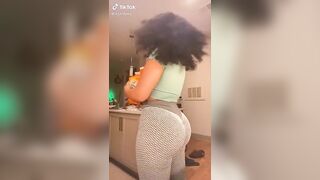 TikTok Ass: Why does every thick girl have these same leggings lol #2