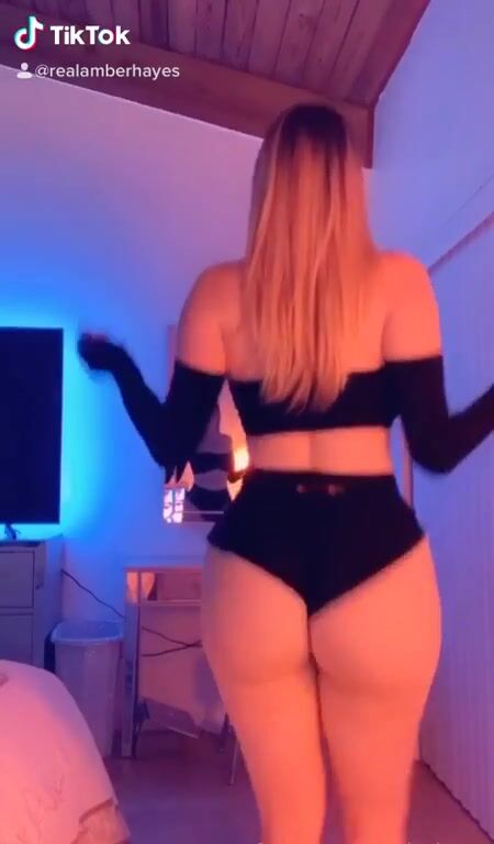 Jesus christ she can throw it back! ????