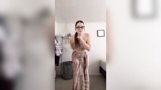 TikTok Ass: White girl with fat ass + Flare pants = best thing ever #1