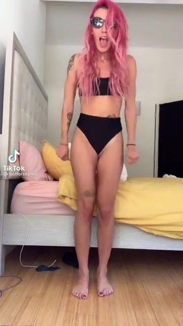 Any lil booty lip readers out there