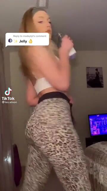 cause jam don't shake like that ????