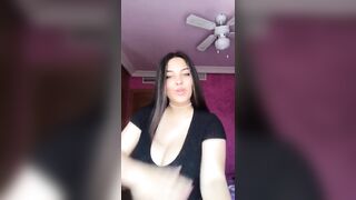 TikTok Busty: Anneris real or fake ? #3