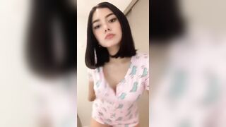 TikTok Hotties: Anyone know who this thottie is? ♥️♥️ #1