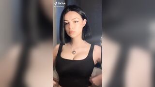 Does anybody have her nudes shes a megathot