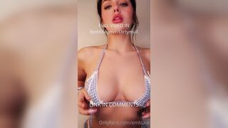 EMILY BLACK BIG B00BS VID IN C0MM3NTS