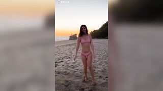 TikTok Hotties: Oh wait... almost didn’t notice that nice sunset #4