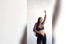 TikTok Hotties: Bouncy nipslip #1