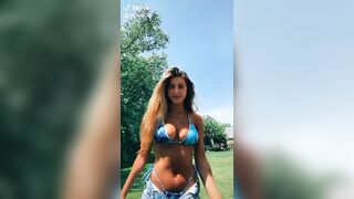 TikTok Hotties: I like her shape and moves #1