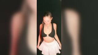 TikTok Hotties: Like the way these hips sway? #1