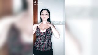 TikTok Hotties: Gravitittties #1