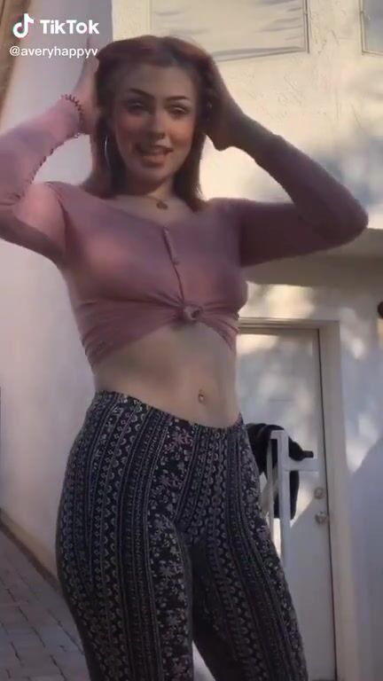 Watch them titties fly.