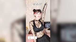 TikTok Hotties: Someone able to identify her please♥️ #2