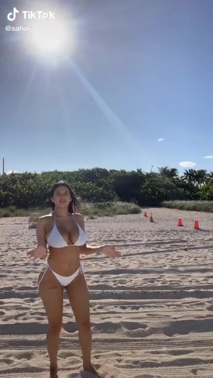 Sandy boobs