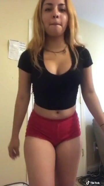 She Loves twerking for you №2