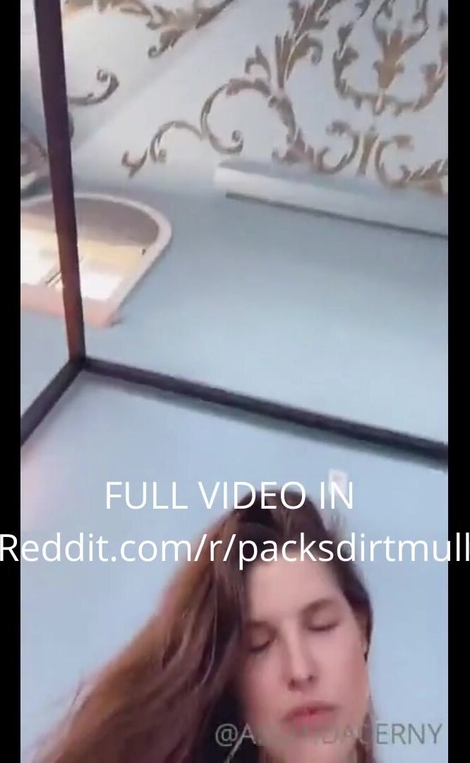 AMANDA CERNY NUD3 B00BS IN C0MM3NTS