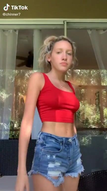Didn’t think she was gonna shake em but then... she shook the shit out of em.