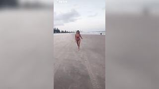 TikTok Hotties: Slow mo bounce #1