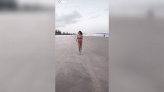 TikTok Hotties: Slow mo bounce #2