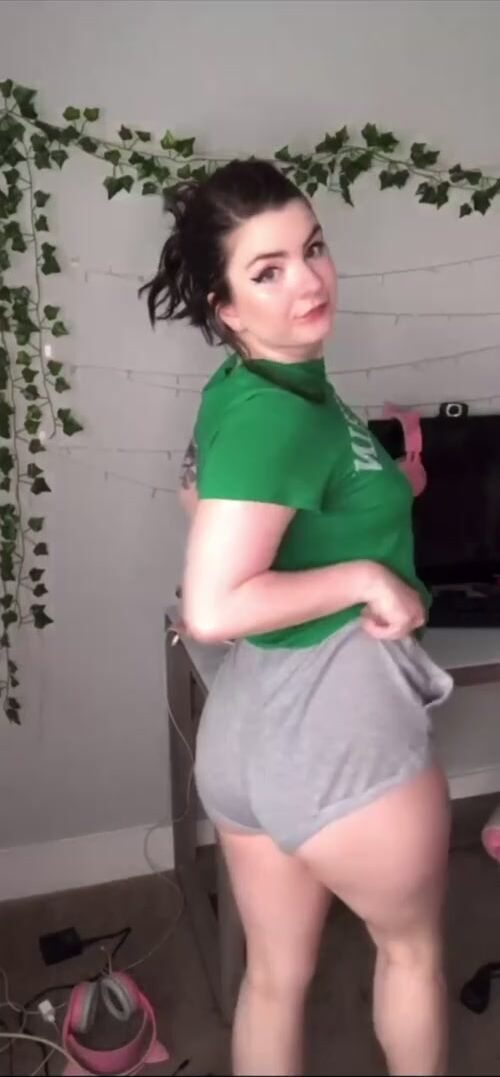 Heyitsashe_ on Tiktok