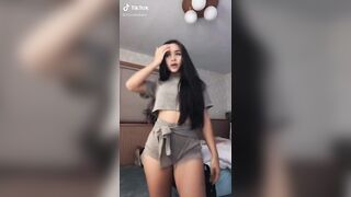 TikTok Hotties: That asian cake is amazing #1