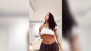 TikTok Underboob: Anything you want #3