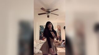 TikTok Underboob: I felt like this belongs to this sub #4