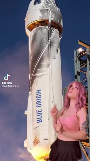 She want to lick a millionaire rocket