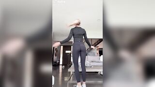 Sexy TikTok Girls: Fit and sexy -arielleashly #2