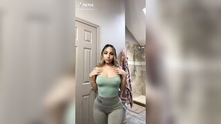 Sexy TikTok Girls: Bounce it out #2