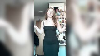 Sexy TikTok Girls: @shleggss turn her 'round! #1