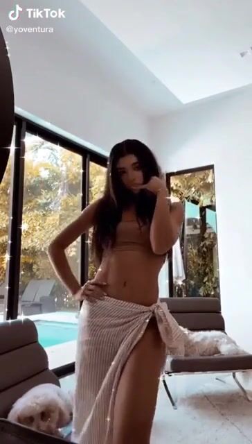 She really knows how to move her body ????