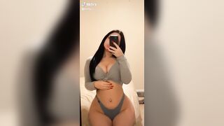 Sexy TikTok Girls: Hips for days... #4