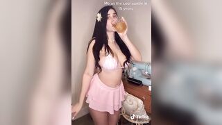 Sexy TikTok Girls: Hmmmm i wud ripp off the bikini #4