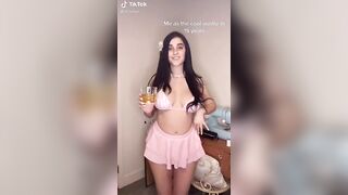 Sexy TikTok Girls: Hmmmm i wud ripp off the bikini #2