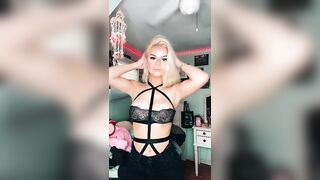 Sexy TikTok Girls: @saamlynnxo is bad ♥️♥️ #1