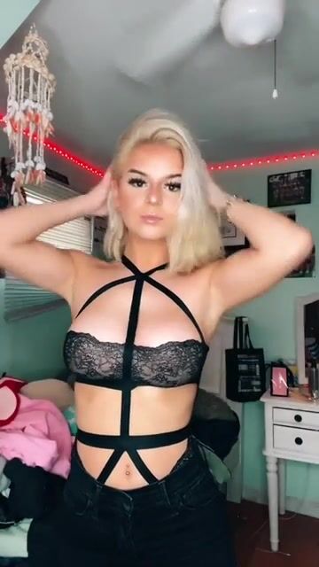 @saamlynnxo is bad ????