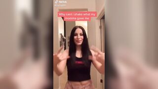 Sexy TikTok Girls: Just shaking what her mom gave her #1