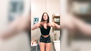 Sexy TikTok Girls: She made it clap #2
