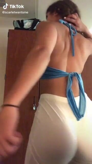 I love white leggings