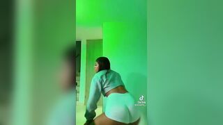 Sexy TikTok Girls: Look at that ass move ♥️♥️ #4