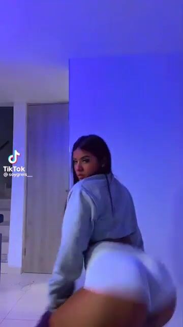 Look at that ass move ????