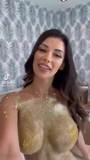 Toffany_keller in gold and not much else.