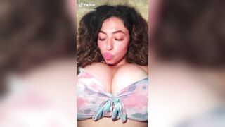 Sexy TikTok Girls: Chin huggers #1