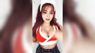 Sexy TikTok Girls: Look at those magumbos! #2