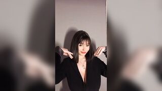 Sexy TikTok Girls: Look below ... ♥️♥️ #3